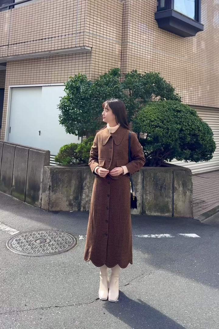 《Pinch My Cheek Hard》 Big color scallop design jacket-Coffee