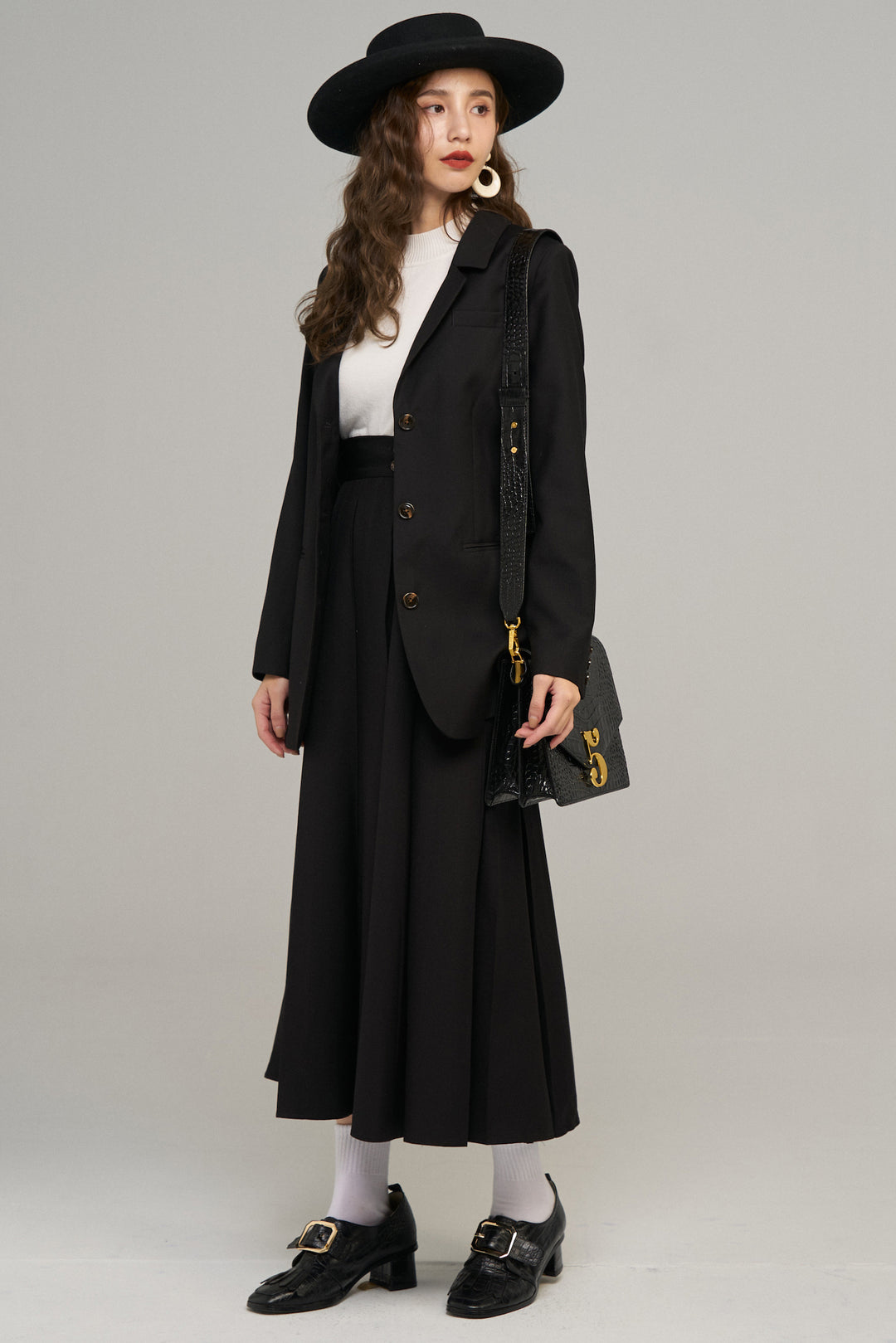 "I have to hang up" Removable pleated jacket (Copy)