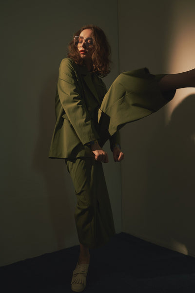 《木の枝で地図を描いて》ハイウエストスリットパンツ-Light green
