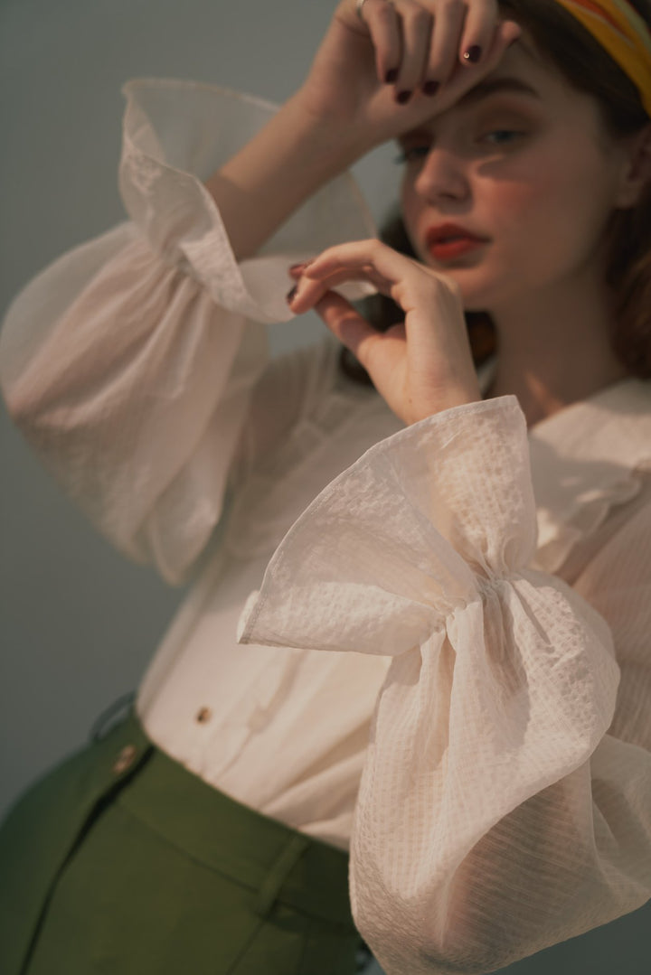 《メリーがまた嫉妬している》シースルーフリルブラウス-Off White