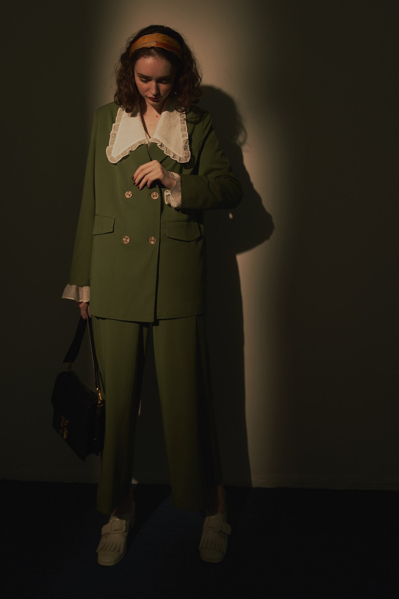 《木の枝で地図を描いて》ハイウエストスリットパンツ-Light green