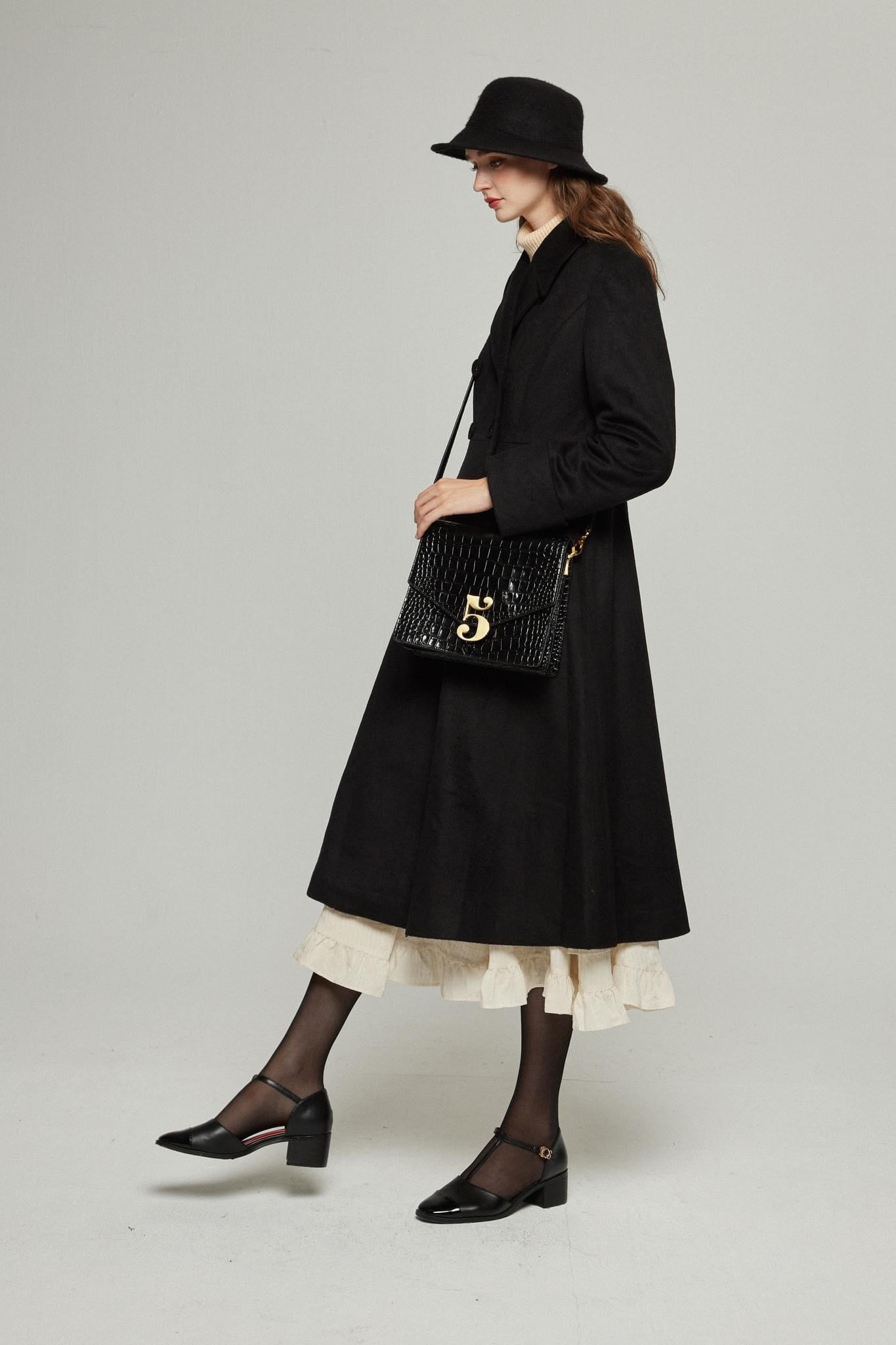 《サイコロに息を吹きかけて》ダブルブレストウールブレンドコート-Black