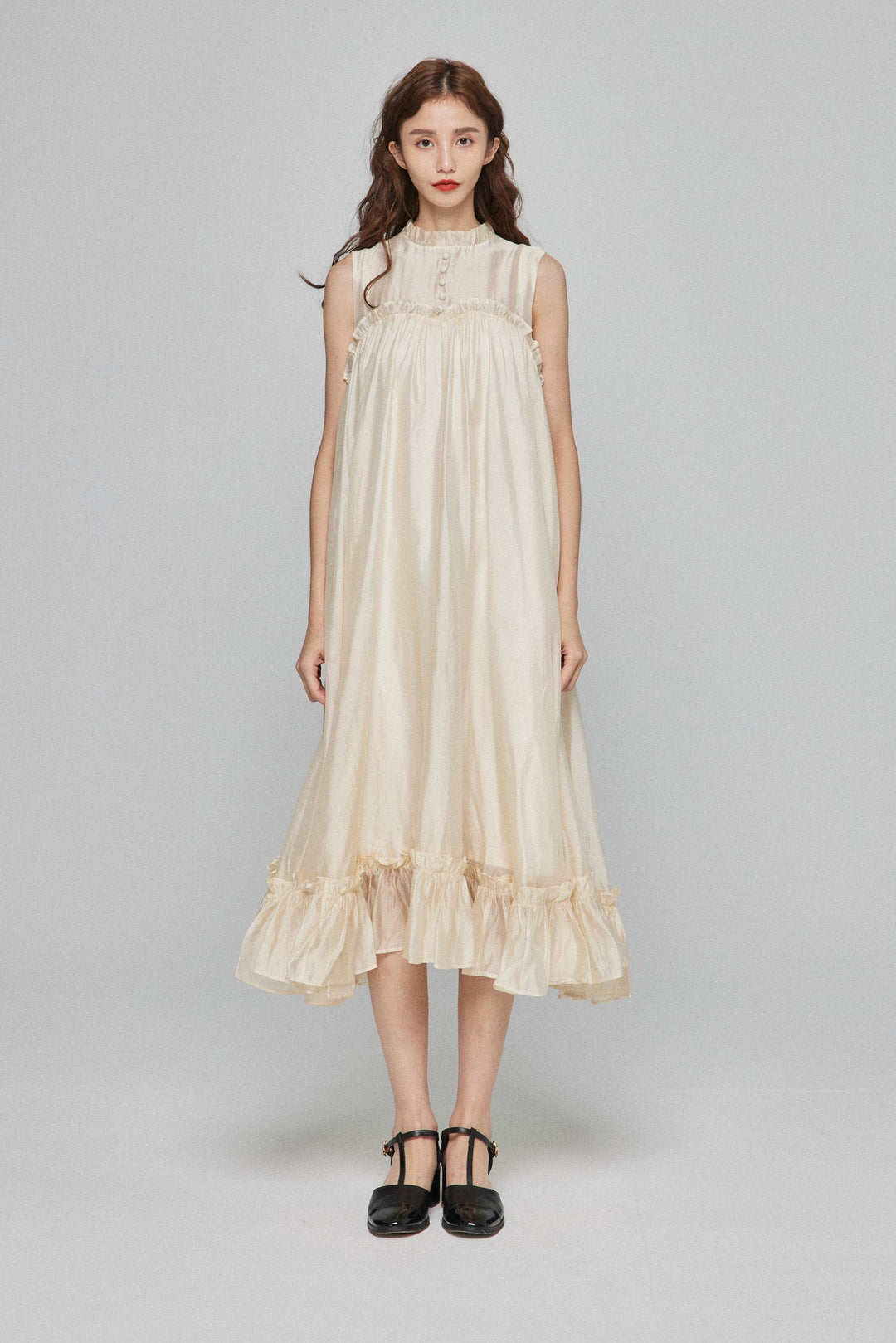 《キラキラ輝く湖面に》ラッフルトリムドレス-White
