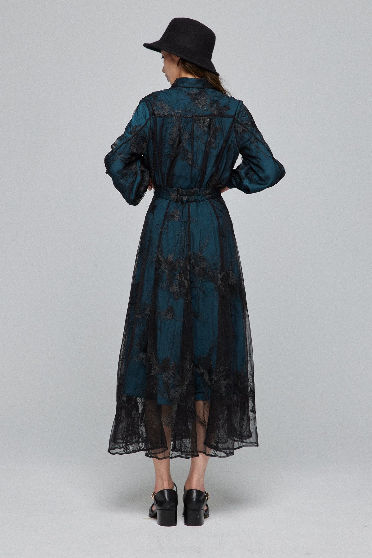 《サリーとデイヴィットのスキャンダル》シースルーエンブロイダリーハイウエストスカート-Dark green