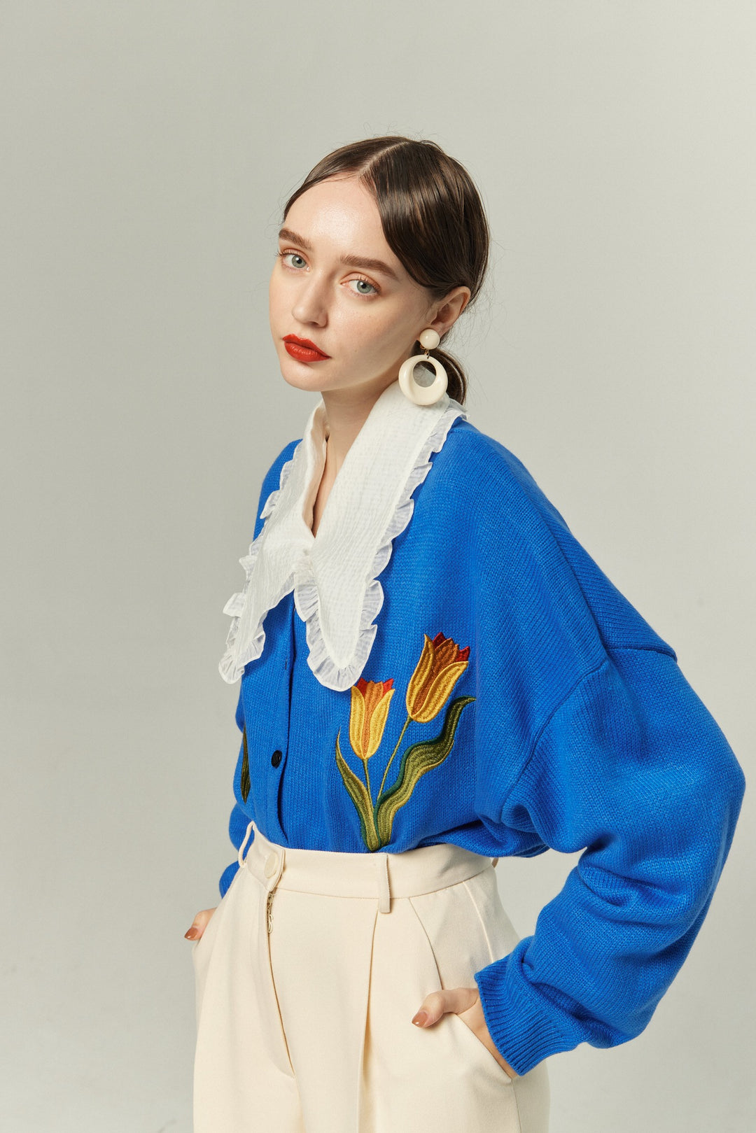 《メリーがまた嫉妬している》シースルーフリルブラウス-Off White