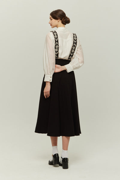 《櫛はいりません》フラワーエンブロイダリーサスペンダースカート-Black