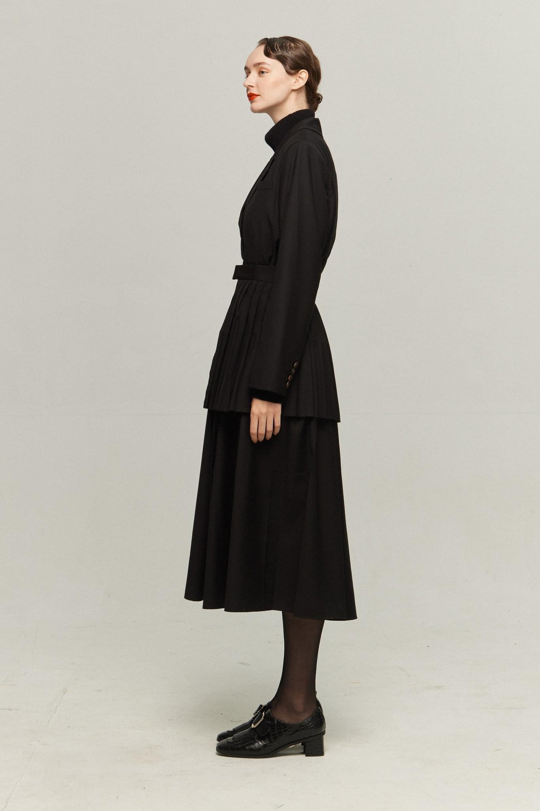 "I have to hang up" Removable pleated jacket (Copy)