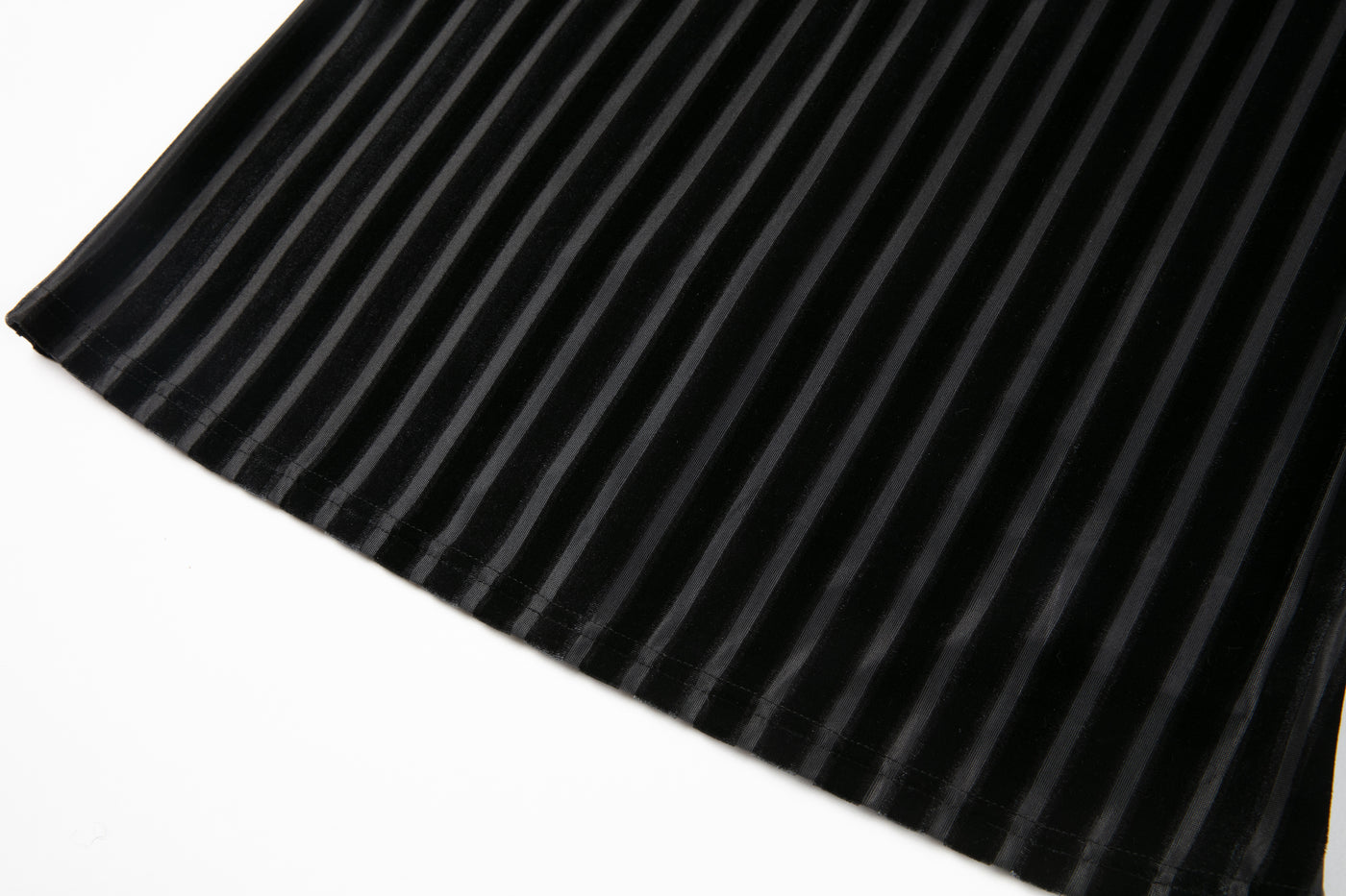 《上の階から物音がする》ベルベットストライプトップ-Black
