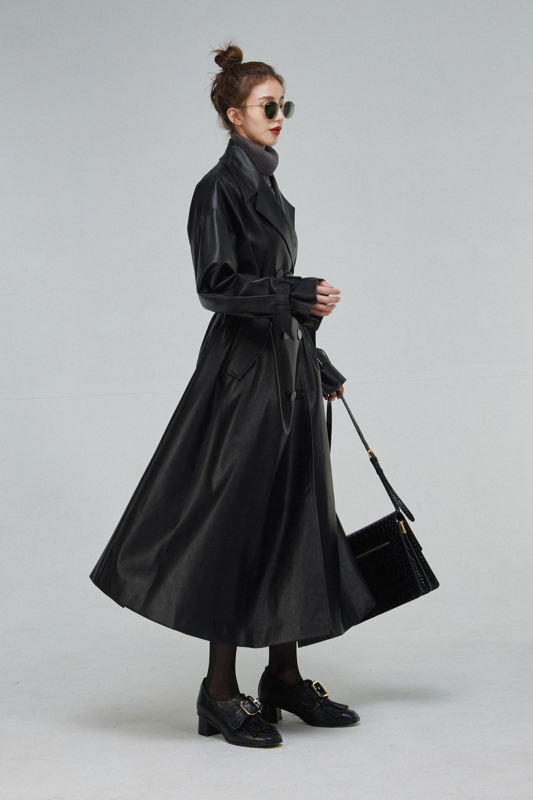《黒幕の登場》ダブルブレストフェイクレザーコート-Black